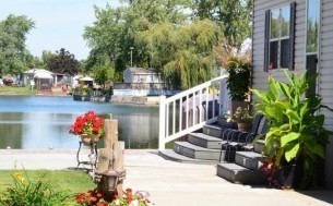 Leisure Lake Cottage & RV Resort - Parkbridge